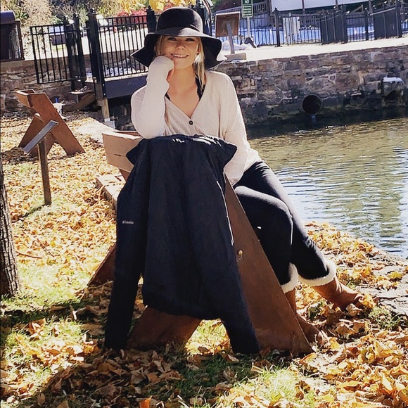 Meet your Posher, Jade - Picture 1 of 1